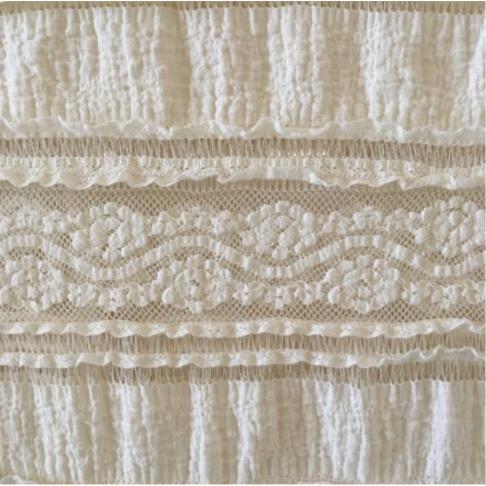 ZARA TRAFALUC Ivory Lace Blouse Top TIES AT NECK Crinkle Floral Sheer Coquette M - Picture 4 of 5